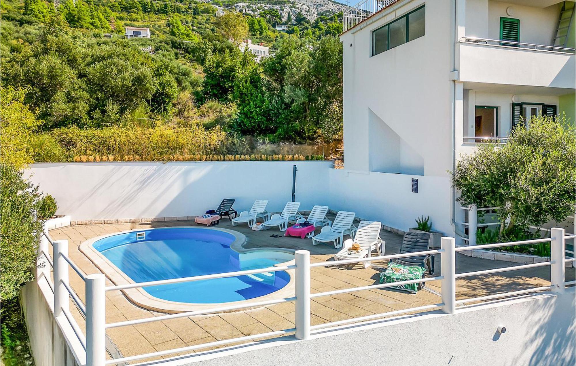 Amazing Home In Makarska With 9 Bedrooms, Wifi And Outdoor Swimming Pool Exteriér fotografie